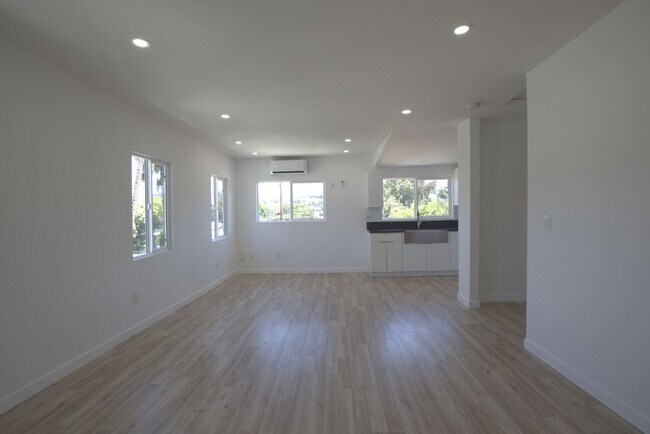 Foto del edificio - 4913 Lynnfield St