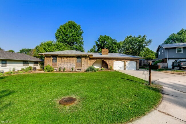 Foto del edificio - 3 br, 3 bath House - 1306 N Brookfield Ln