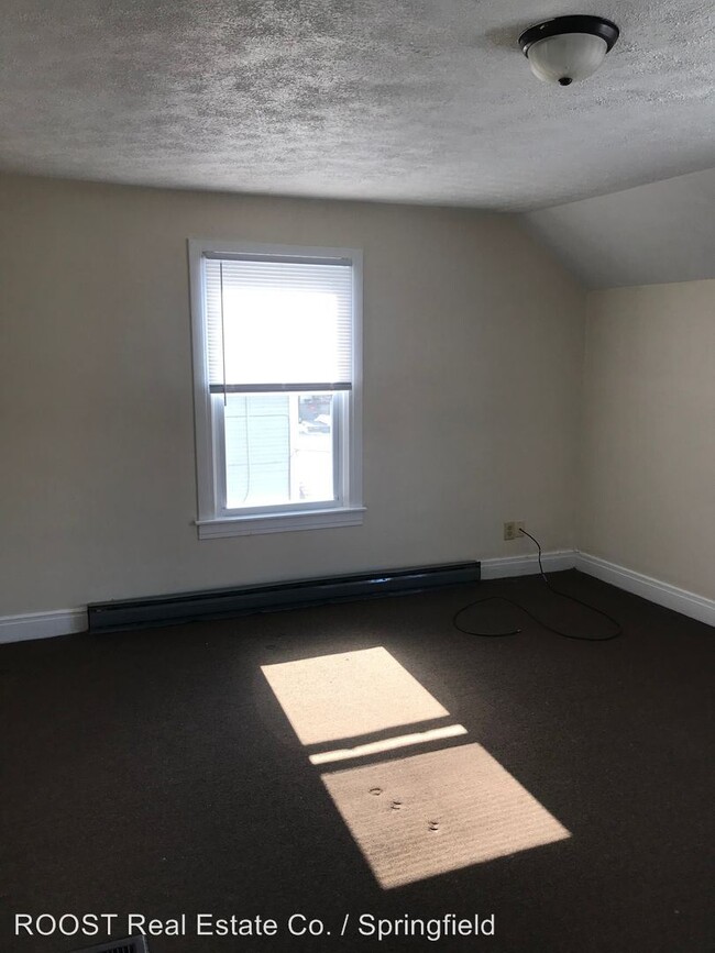 Building Photo - 2 br, 1 bath Apartment - 712 Rodgers Drive