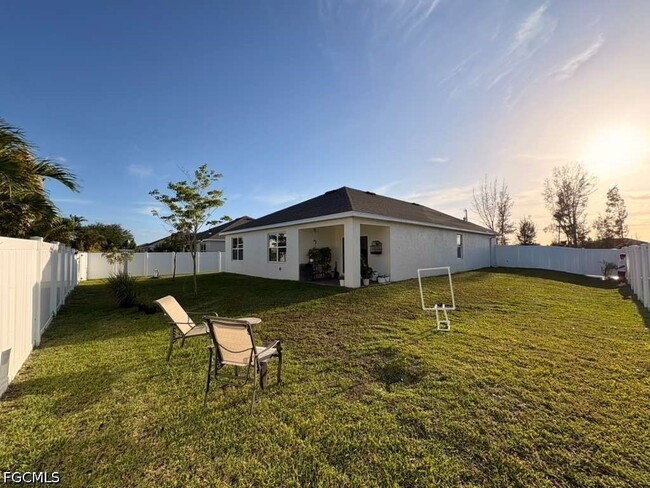 Building Photo - 1129 NW 20th Ave