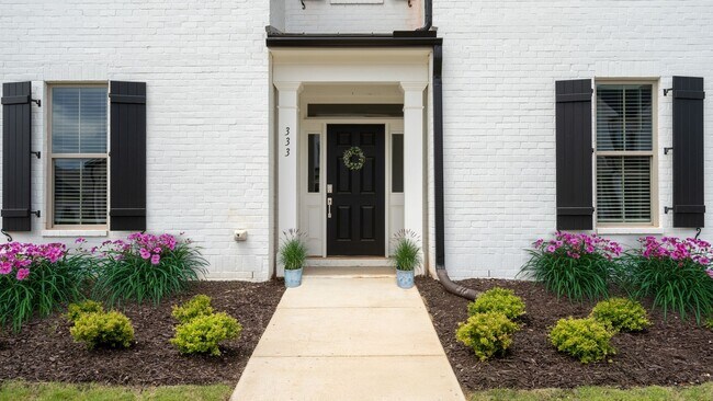 Building Photo - 335 Hay Rake Dr