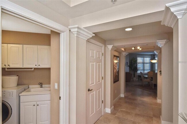 Building Photo - 3313 Sunset Key Cir