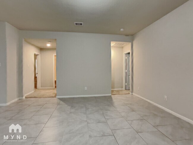 Building Photo - 8111 Carillon Way