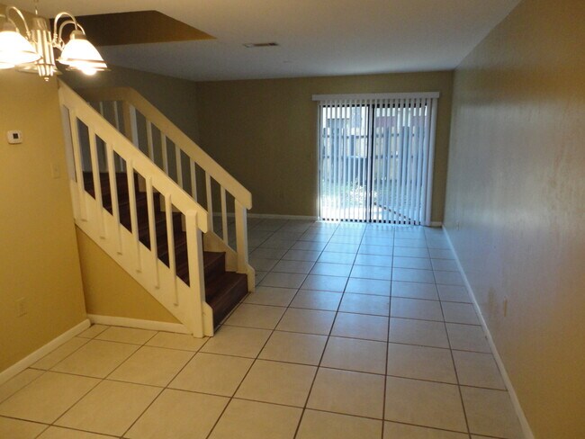 Foto del edificio - Nice 2 bedroom/ 1 1/2 bath town-home in Mill Run