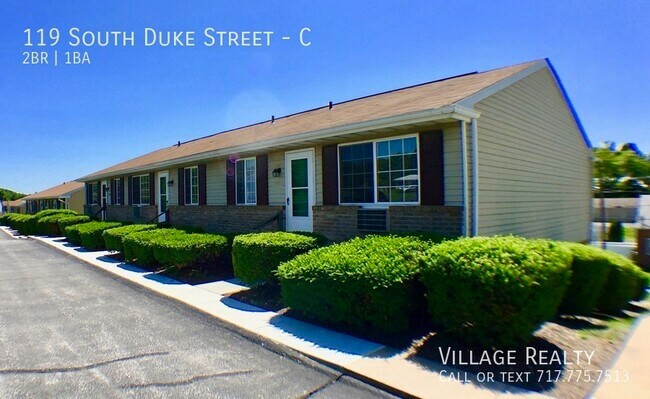 Foto del edificio - 119 S Duke St