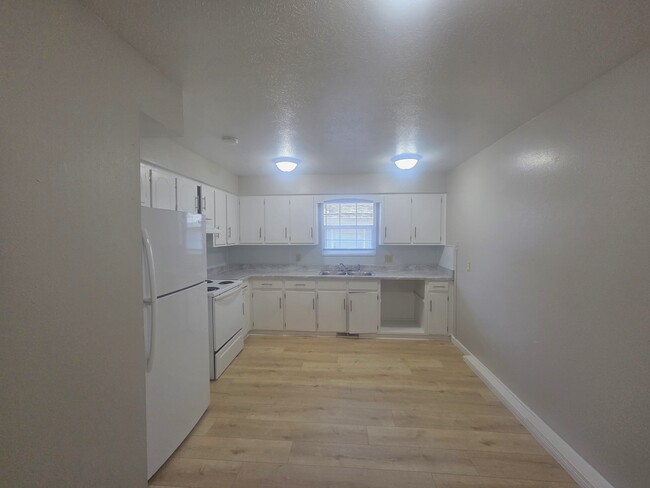 Foto del edificio - 2034 S Barcliff Ave