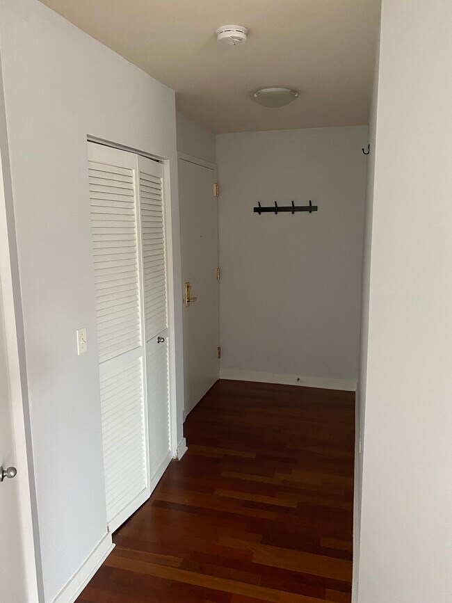 Foto del edificio - 1155 W Madison St