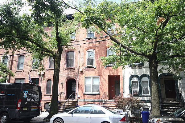 Building Photo - 124 Garden St