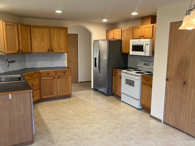 Foto del edificio - 1100 Maddox Creek Ln