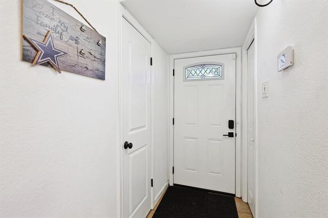 Building Photo - 2115 Park Willow Ln