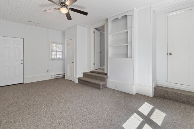 Building Photo - 3915 Glenridge Rd