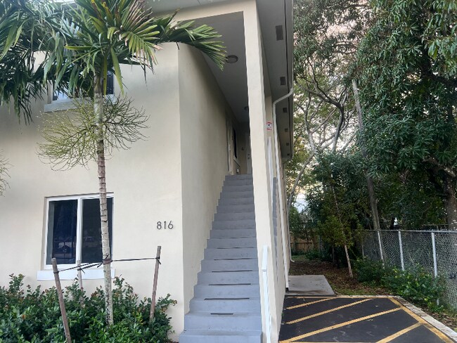 Foto del edificio - 816 NW 3rd St