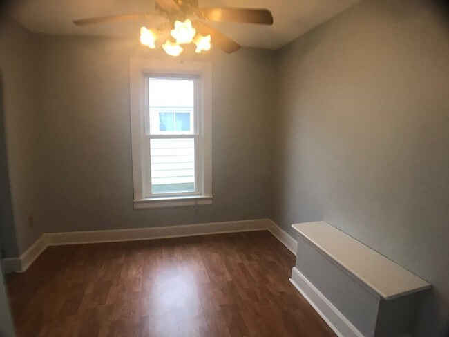 Building Photo - 3 bedroom River Park Rental