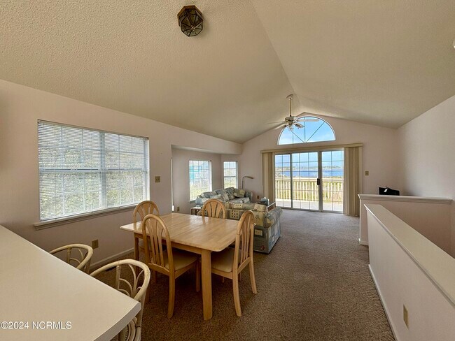 Foto del edificio - 101 Windward Dr