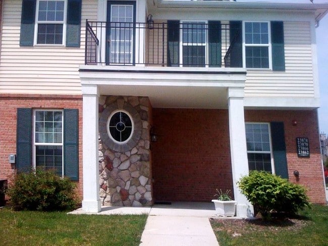 Building Photo - 23870 Northstone Village Dr