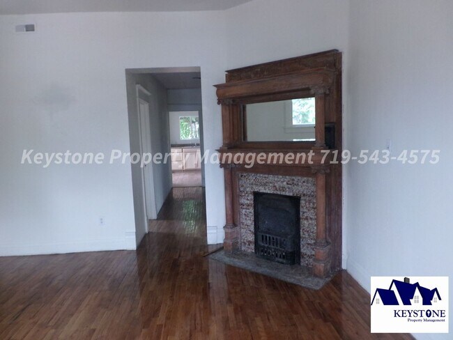 Foto del edificio - Charming Southside Victorian Tri-plex - Ap...