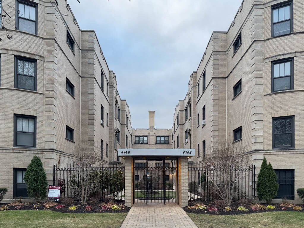 4746 S Woodlawn Ave Unit W3, Chicago, IL 60615 Condo for Rent in