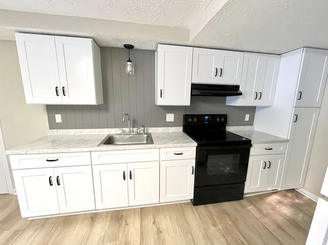 Kitchen - 360 Pleasant Valley Rd