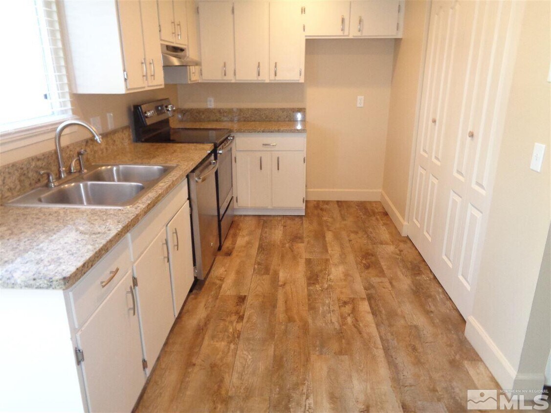 1347 El Dorado Dr Unit E, Gardnerville, NV 89410 Condo for Rent in