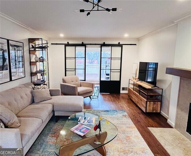 Foto del edificio - 2316 Defoors Ferry Rd NW