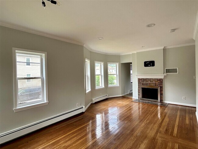 Foto del edificio - 339 Midland Ave