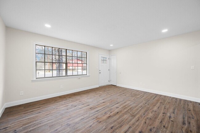 Foto del edificio - 3338 Gundy Dr