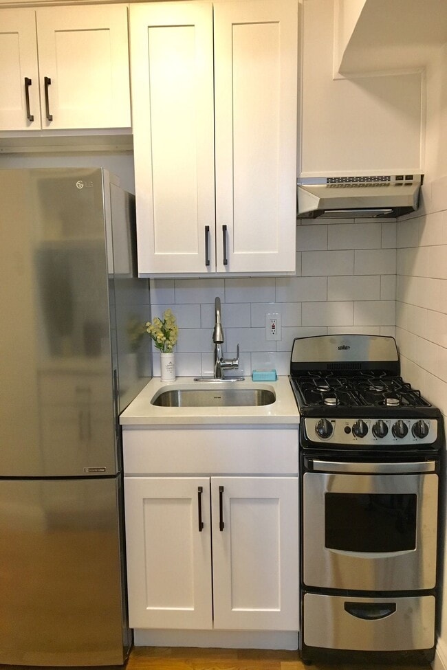 Building Photo - 29-33 W 65th St