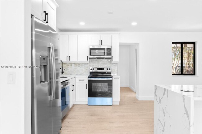 Building Photo - 14171 SW 37th Ct