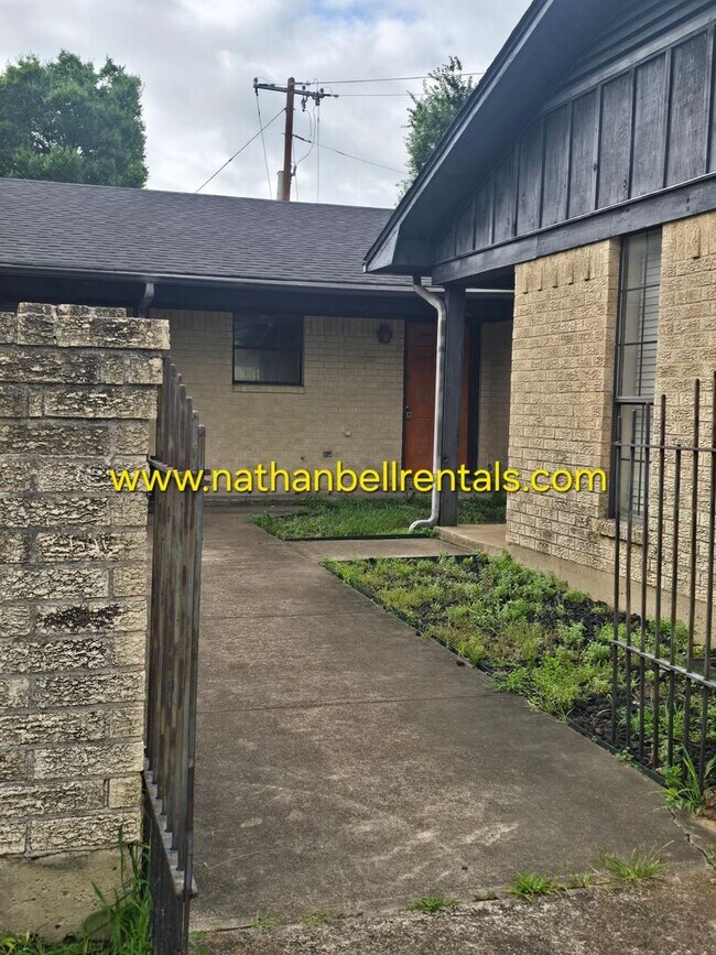 Foto del edificio - 3766 Clarksville St