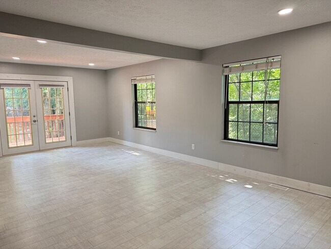 Building Photo - 3 Bed, 1.5 Bath Condo in Westerville Schools
