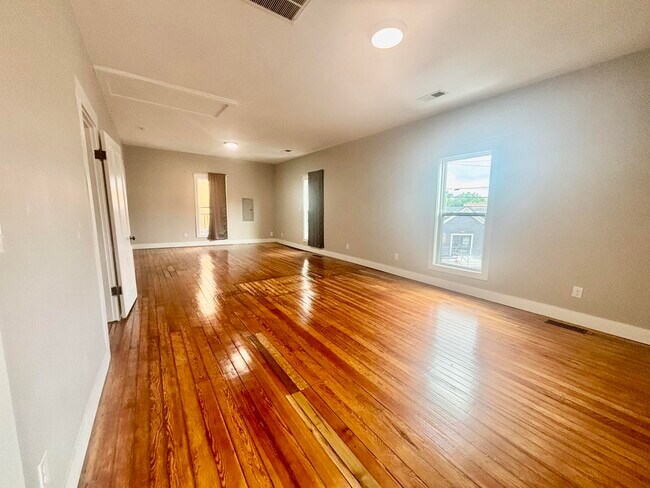 Foto del edificio - 605 Taylor Ave