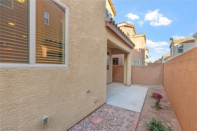 Building Photo - 7741 Lots Hills Dr