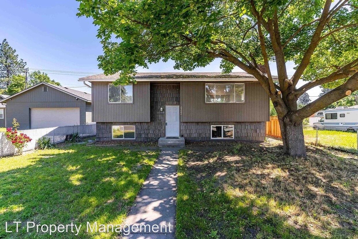 Foto principal - 4 br, 2 bath House - 4722 N. Walnut St.