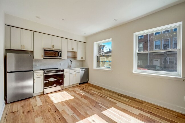 Building Photo - 620 S 8th St