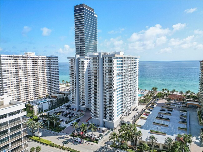 Building Photo - 2030 S Ocean Dr