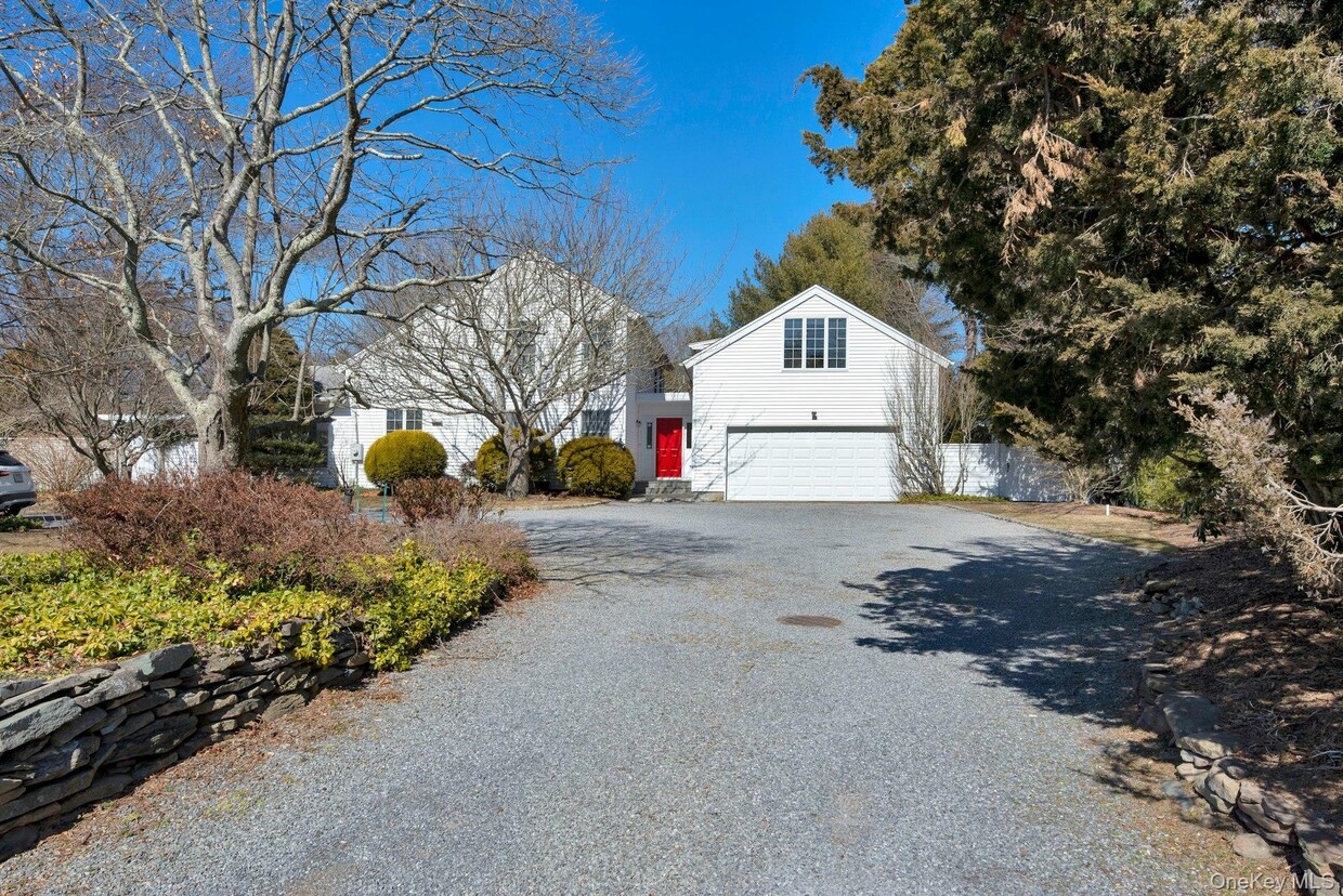 Primary Photo - 94 S Country Rd