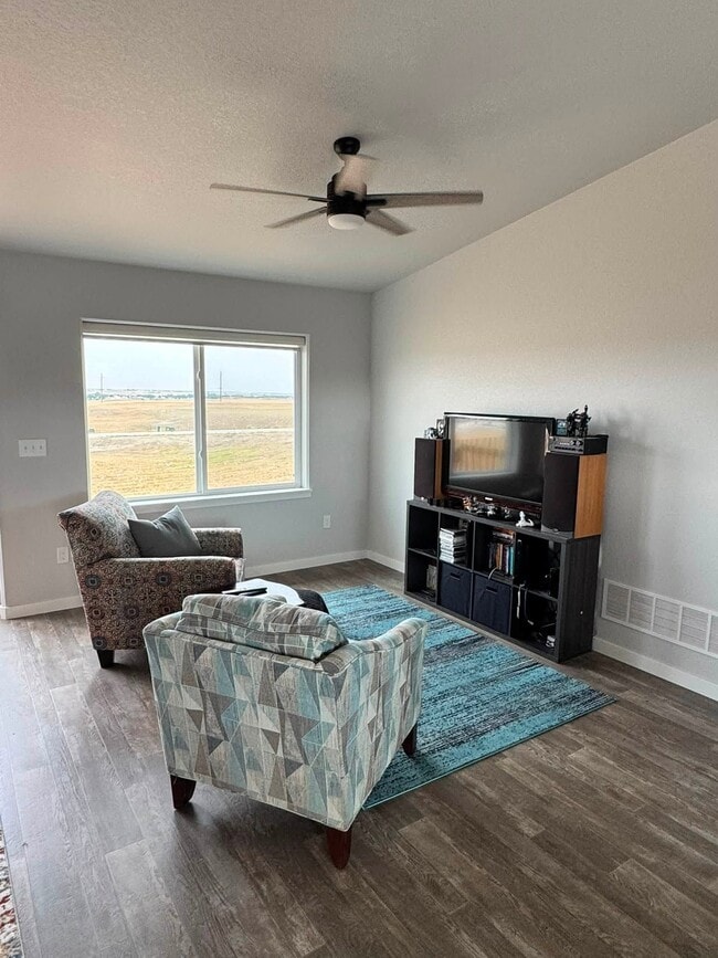 Building Photo - 1208 Kenai Dr