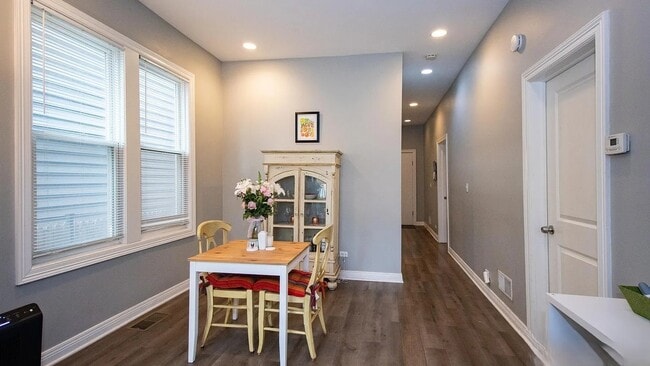 Building Photo - 1938 N Rockwell St