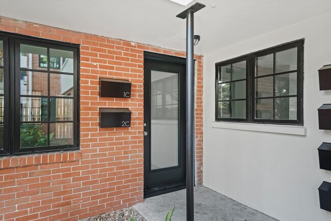Foto del edificio - 520 Lovett Blvd