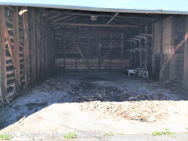Building Photo - 3 br, 1 bath House - 9997 Whitcomb St