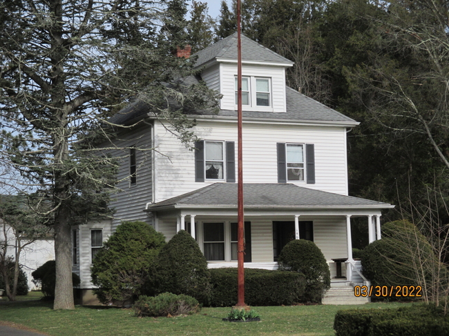 Building Photo - 1465 Main St