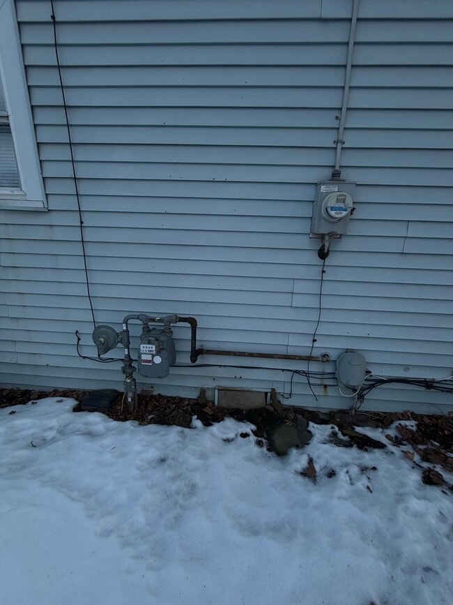 Building Photo - 1048 N Jefferson St