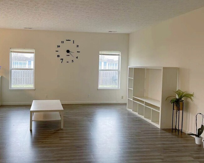 Building Photo - Cozy 3BD/2BA Fenced Yard