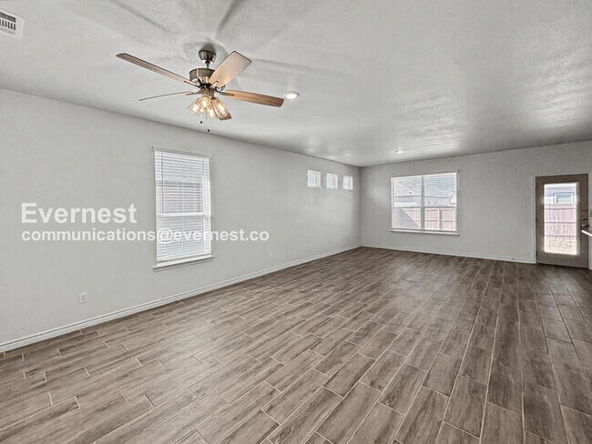 Foto del edificio - 2236 Hornbeam St