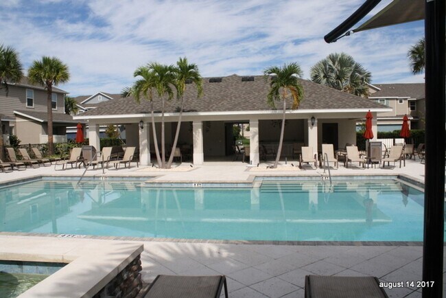 Foto del edificio - Large 3/3/2 Townhome Carrollwood