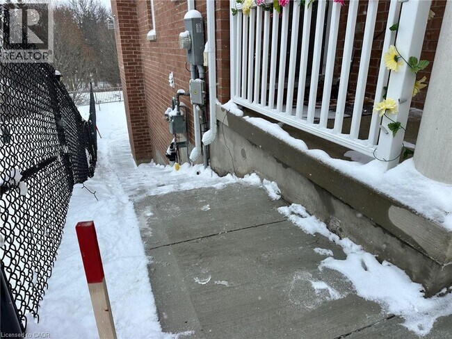 Photo du bâtiment - 219 Ridge Rd