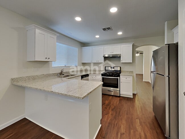 Building Photo - 3237 E Blackhawk Dr