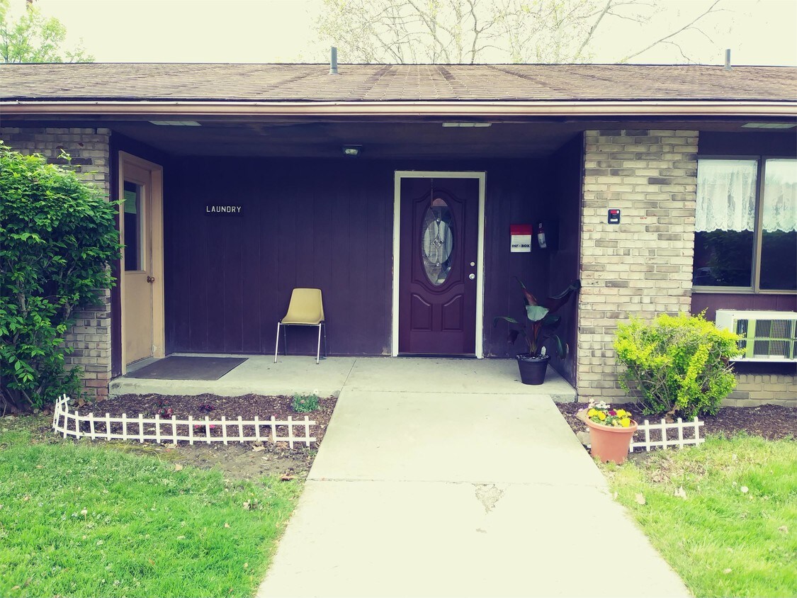 26 Spring St Unit A20, Norwalk, OH 44857 Room for Rent in Norwalk, OH