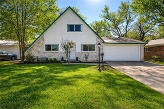 Building Photo - 2214 W 11th St