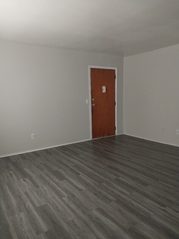Foto del edificio - 4004 W 8th St